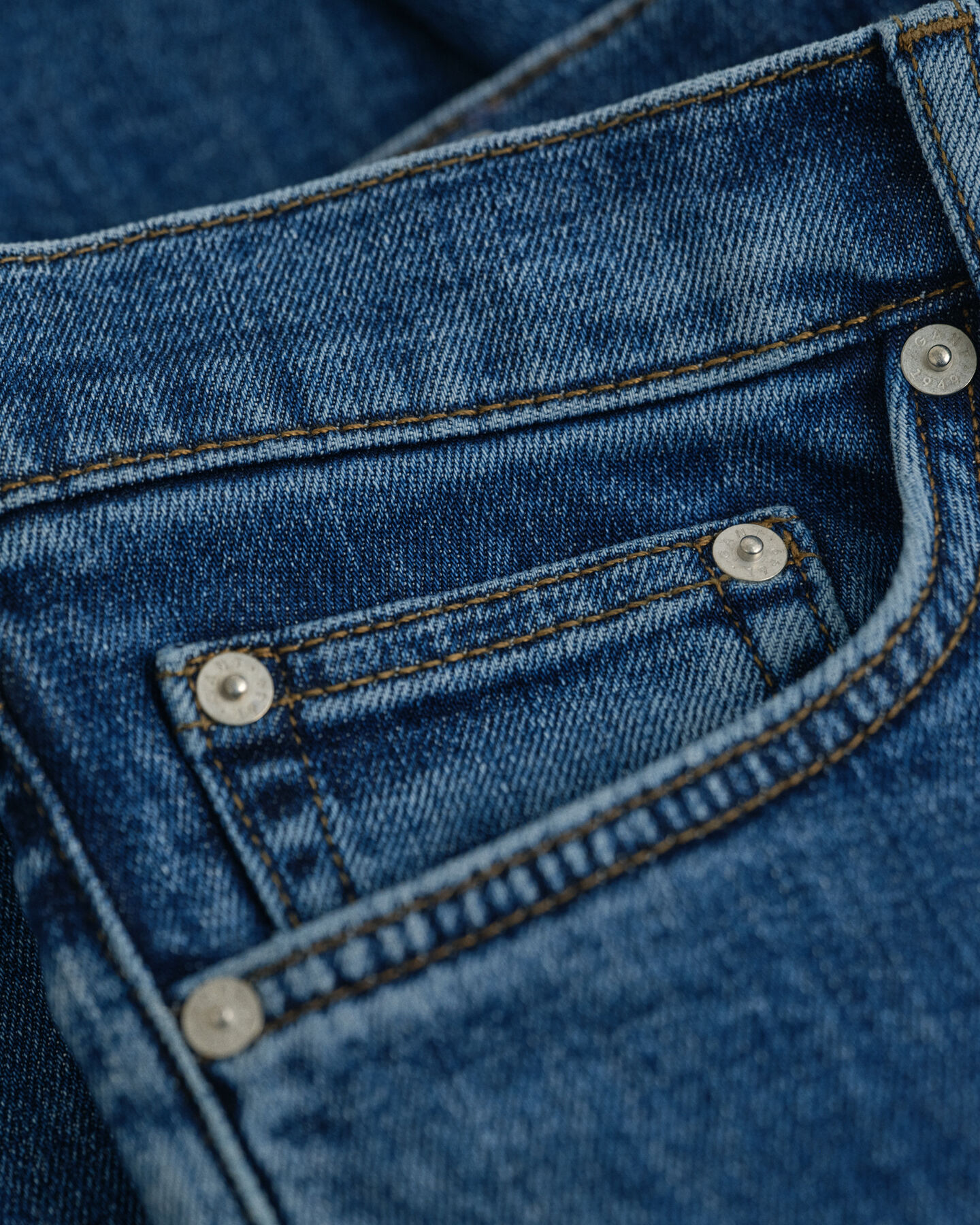 Slim fit jeans i let vask