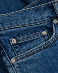 Slim fit jeans i let vask