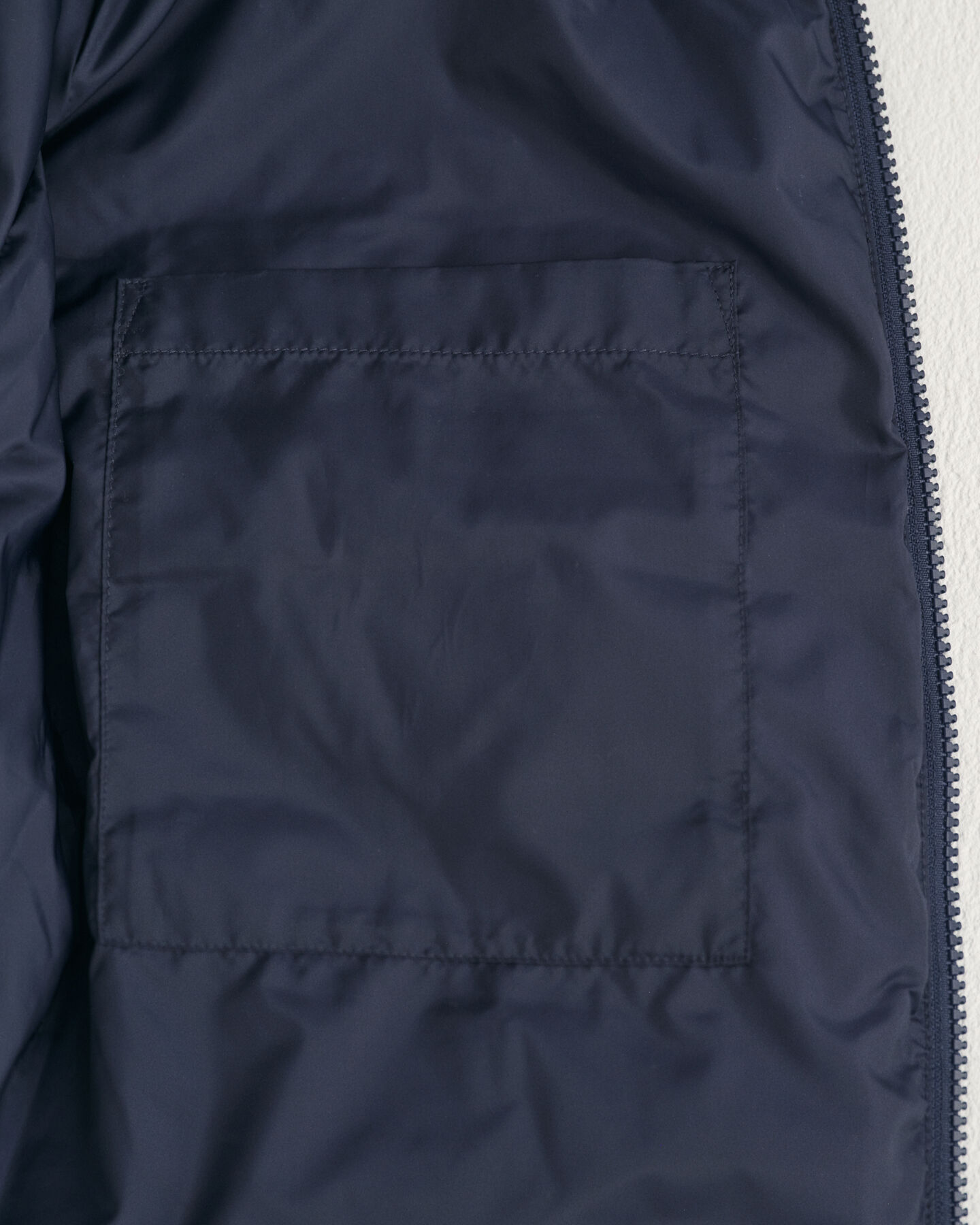 Let vatteret bomberjakke