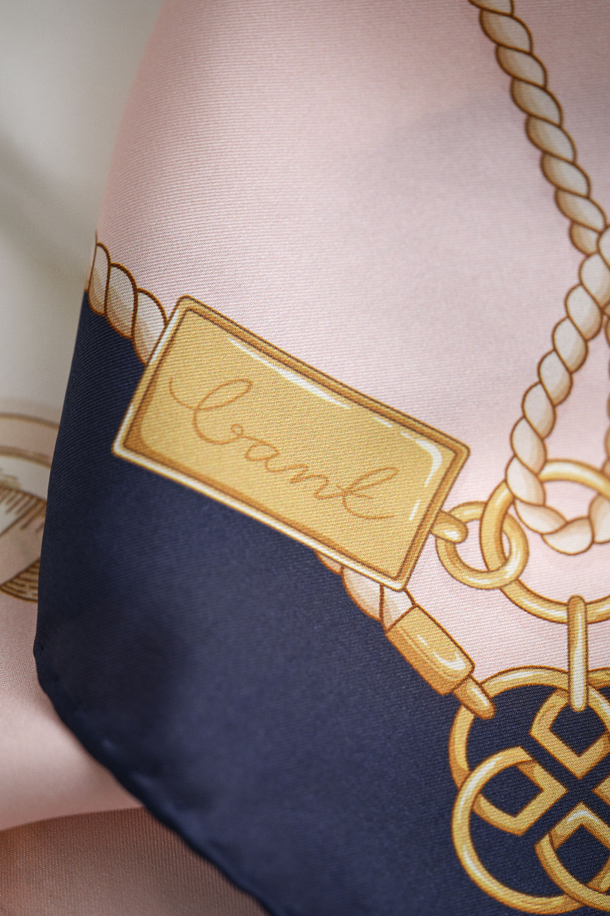 Silketørklæde med kædetryk