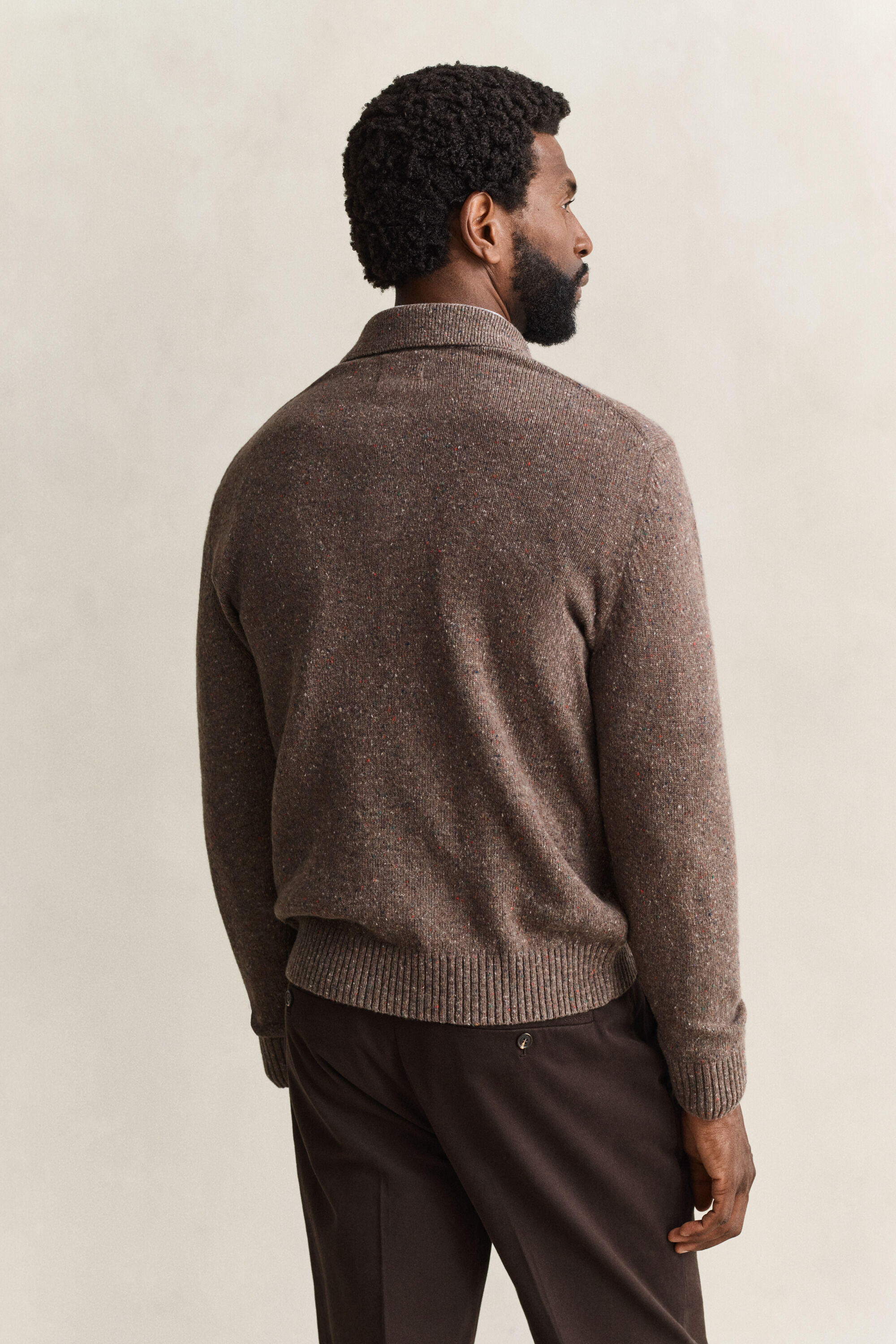 Polosweater i uldblanding med nister