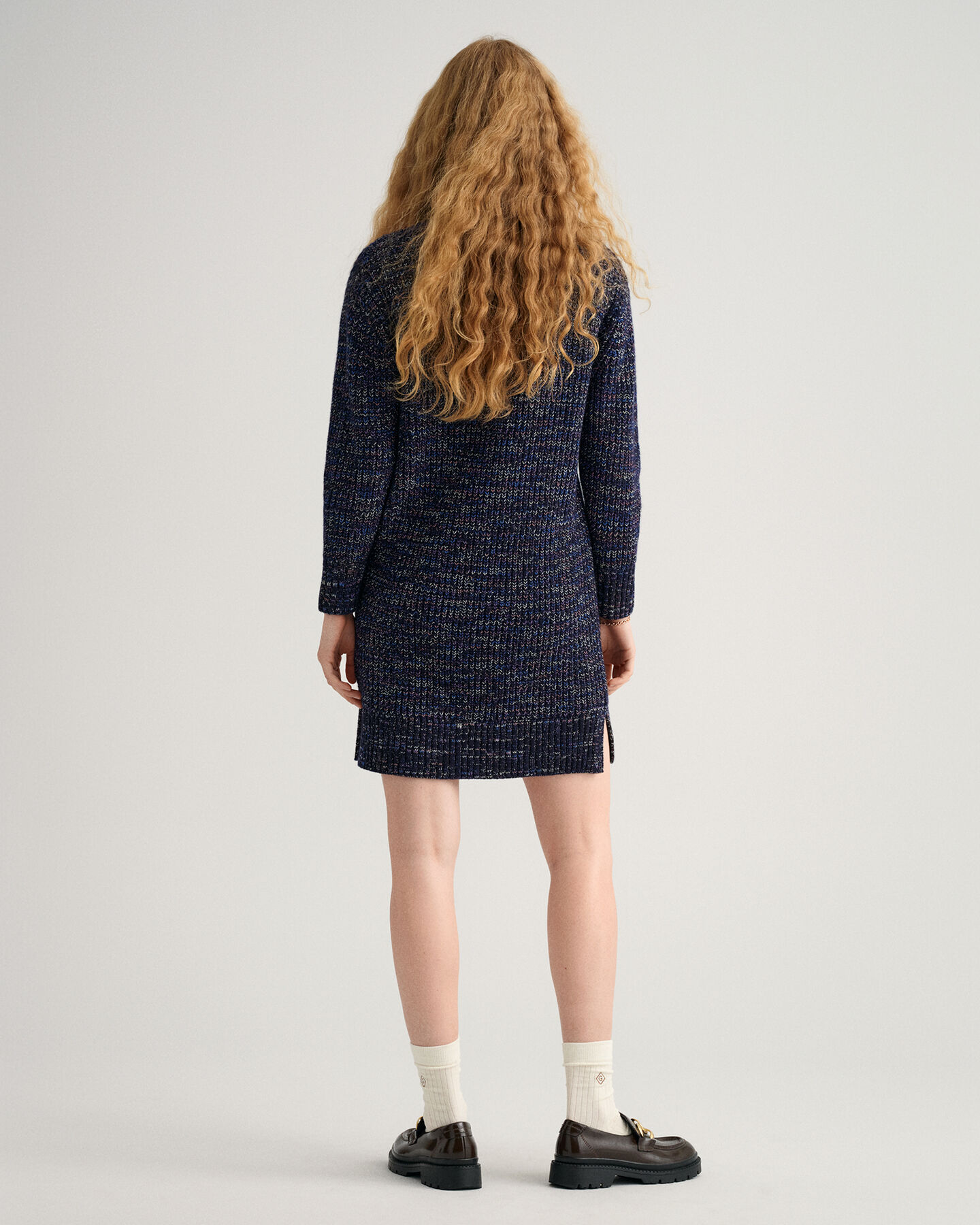 Flerfarvet kjole med rullekrave