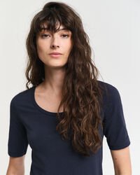 Top med rund halsudskæring