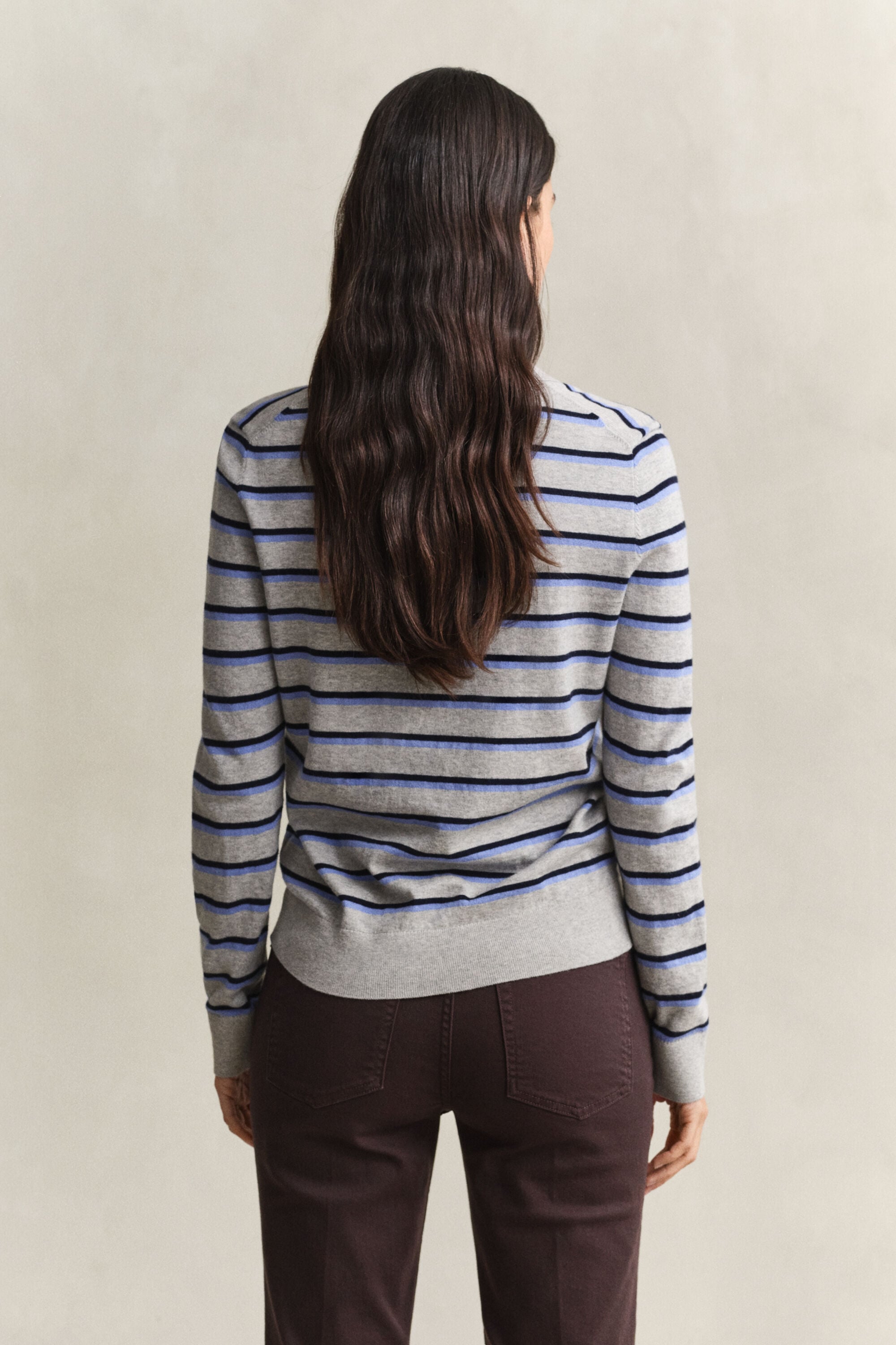 Fin strikket sweater med striber