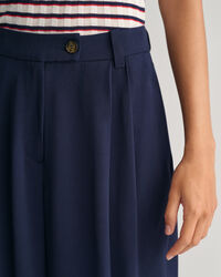 Loose fit lavtaljede chinobukser med brede ben