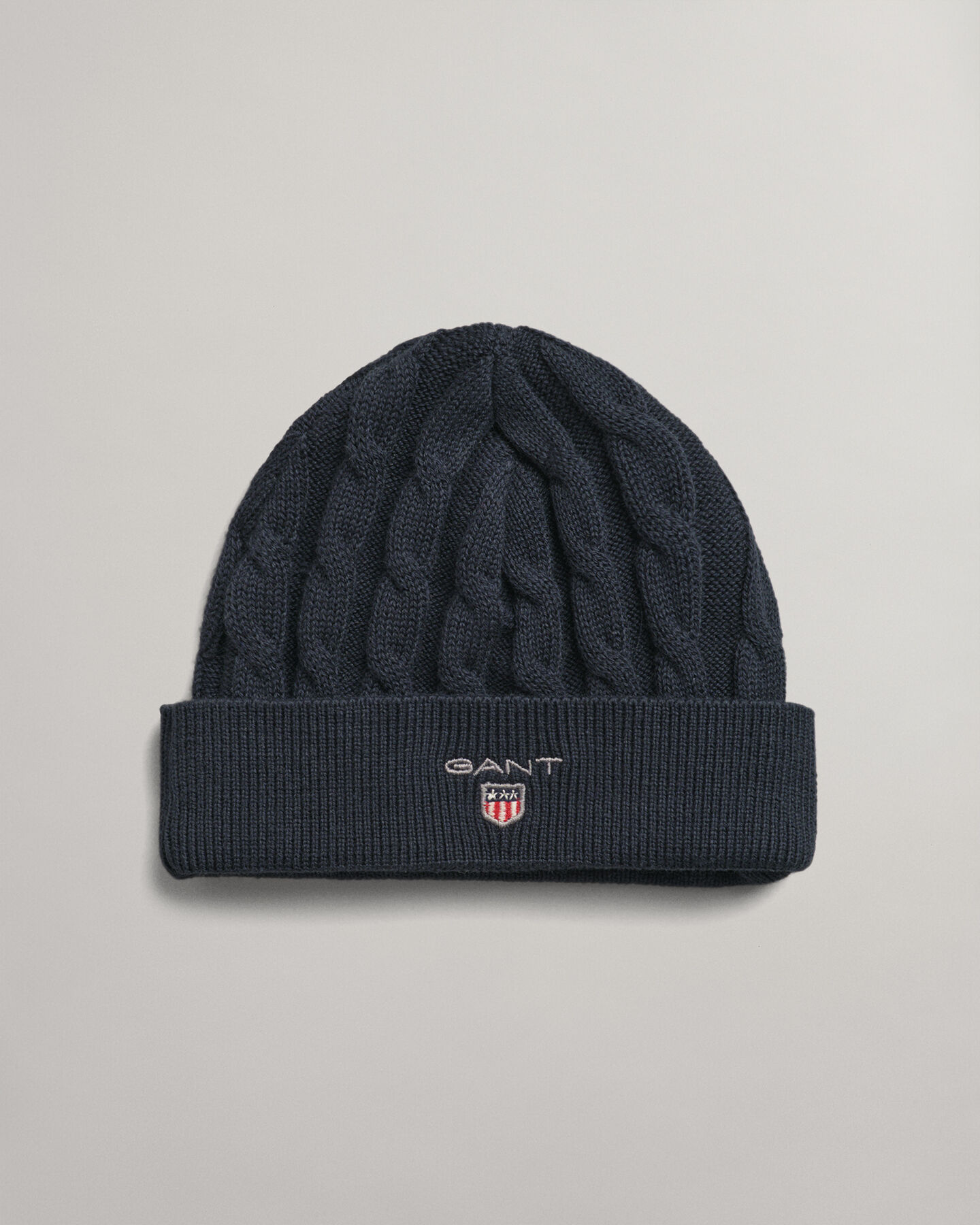 Baby beanie af bomuld med kabelstrik