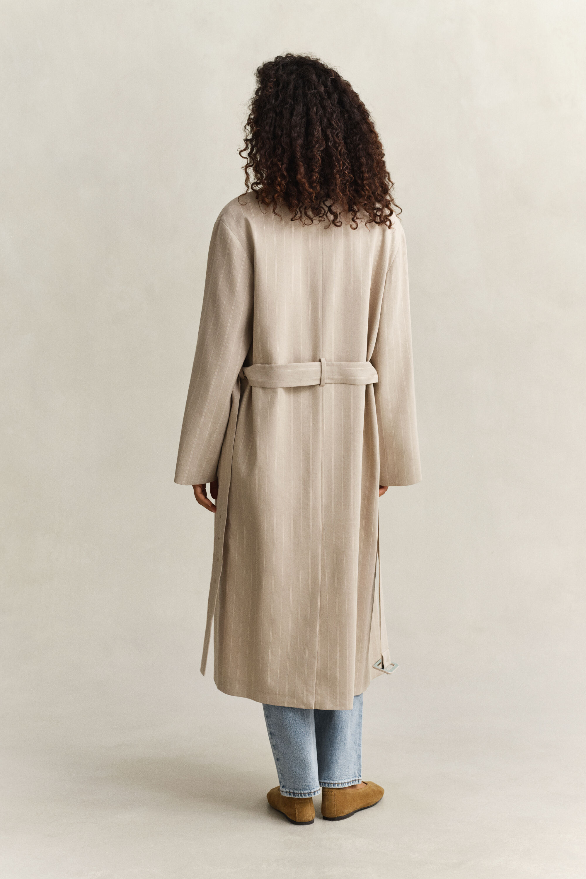 Nålestribet frakke i hørblanding