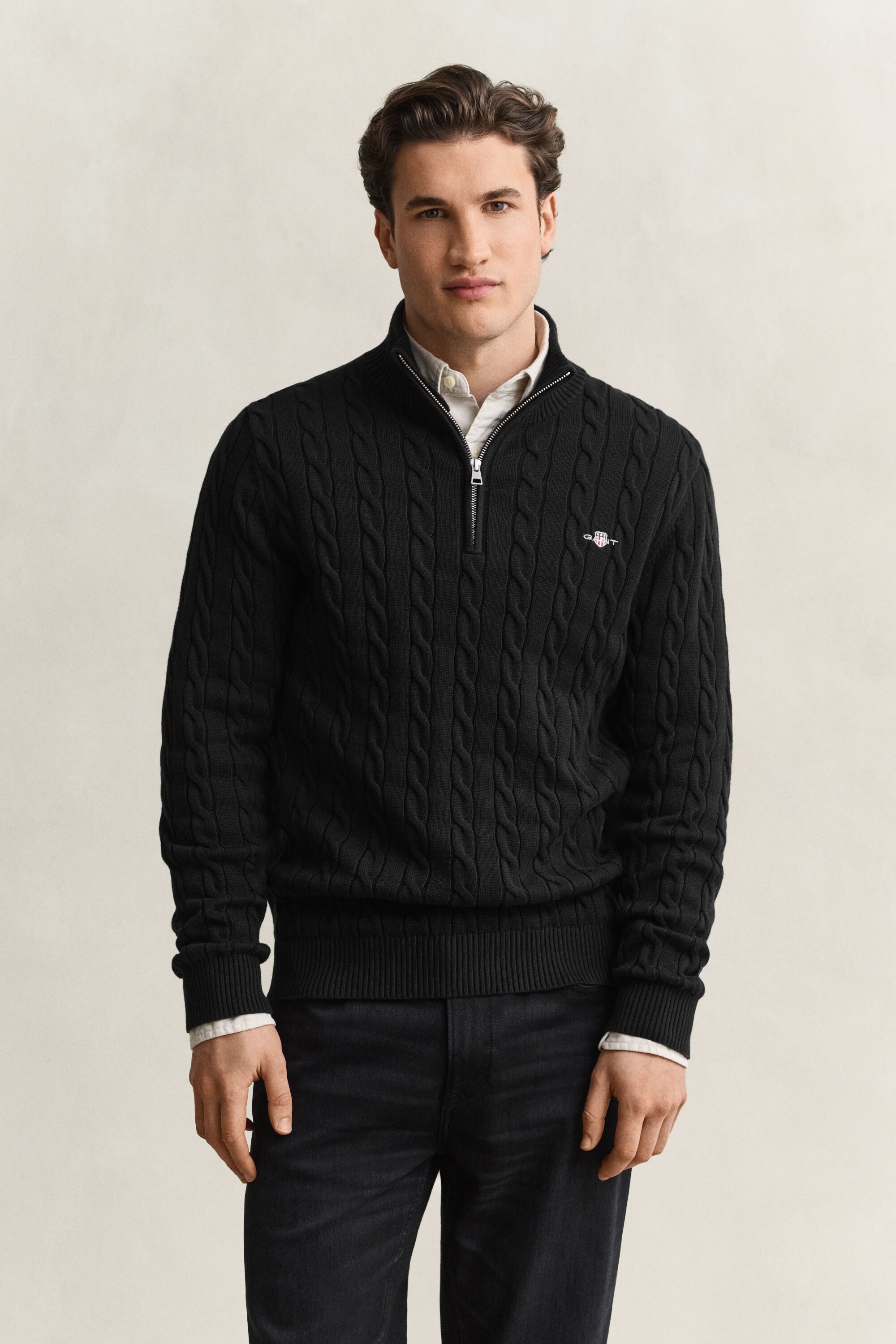 Kabelstrikket sweater af bomuld med halv lynlås