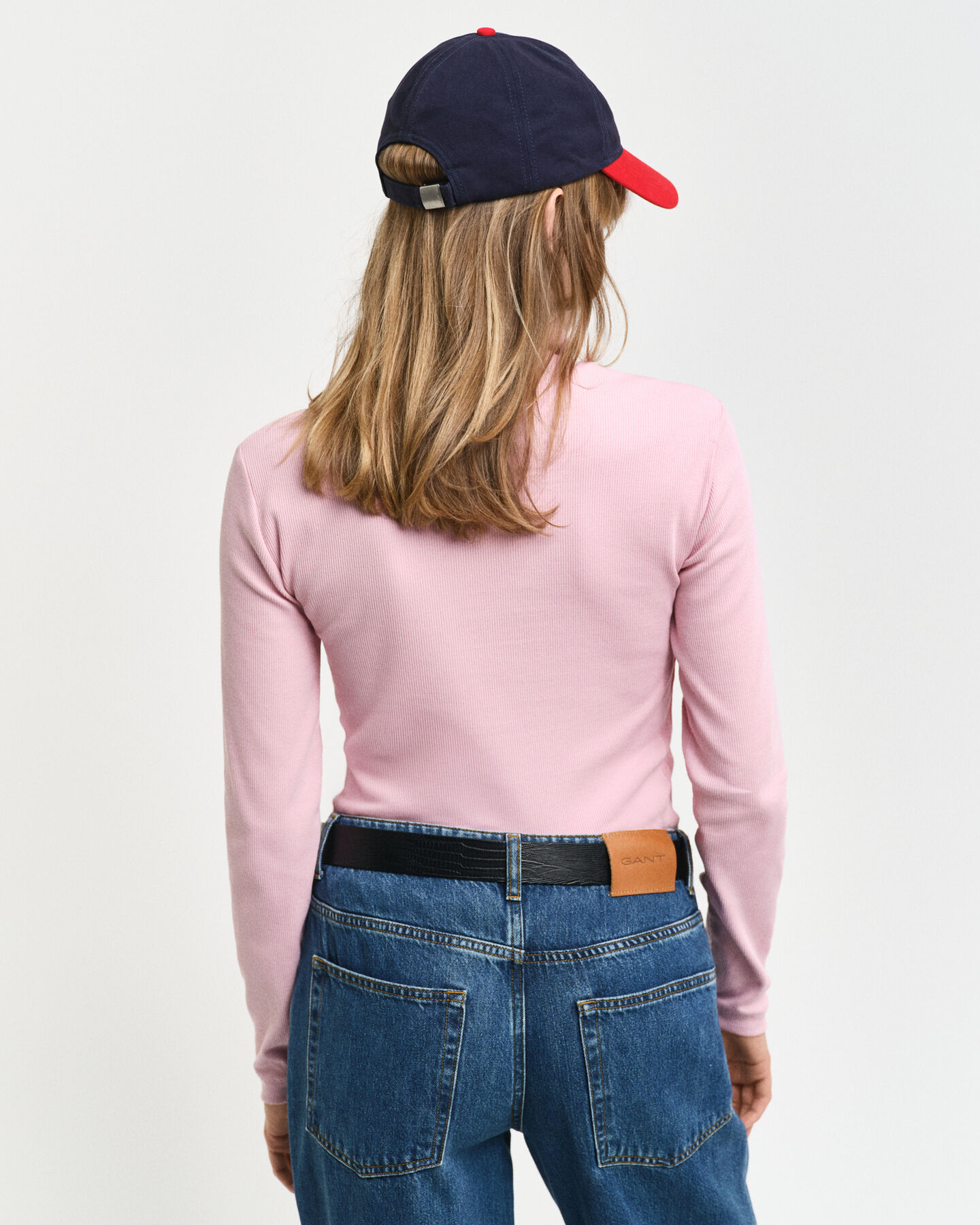 Ribstrikket langærmet top med rullekrave