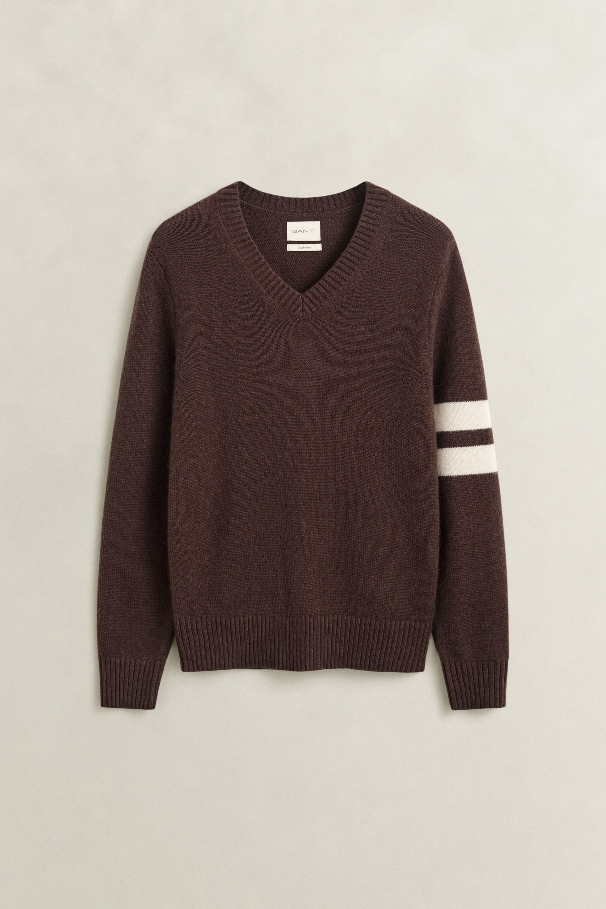Stribet kashmir-sweater med V-hals