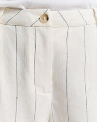 Nålestribede hørshorts