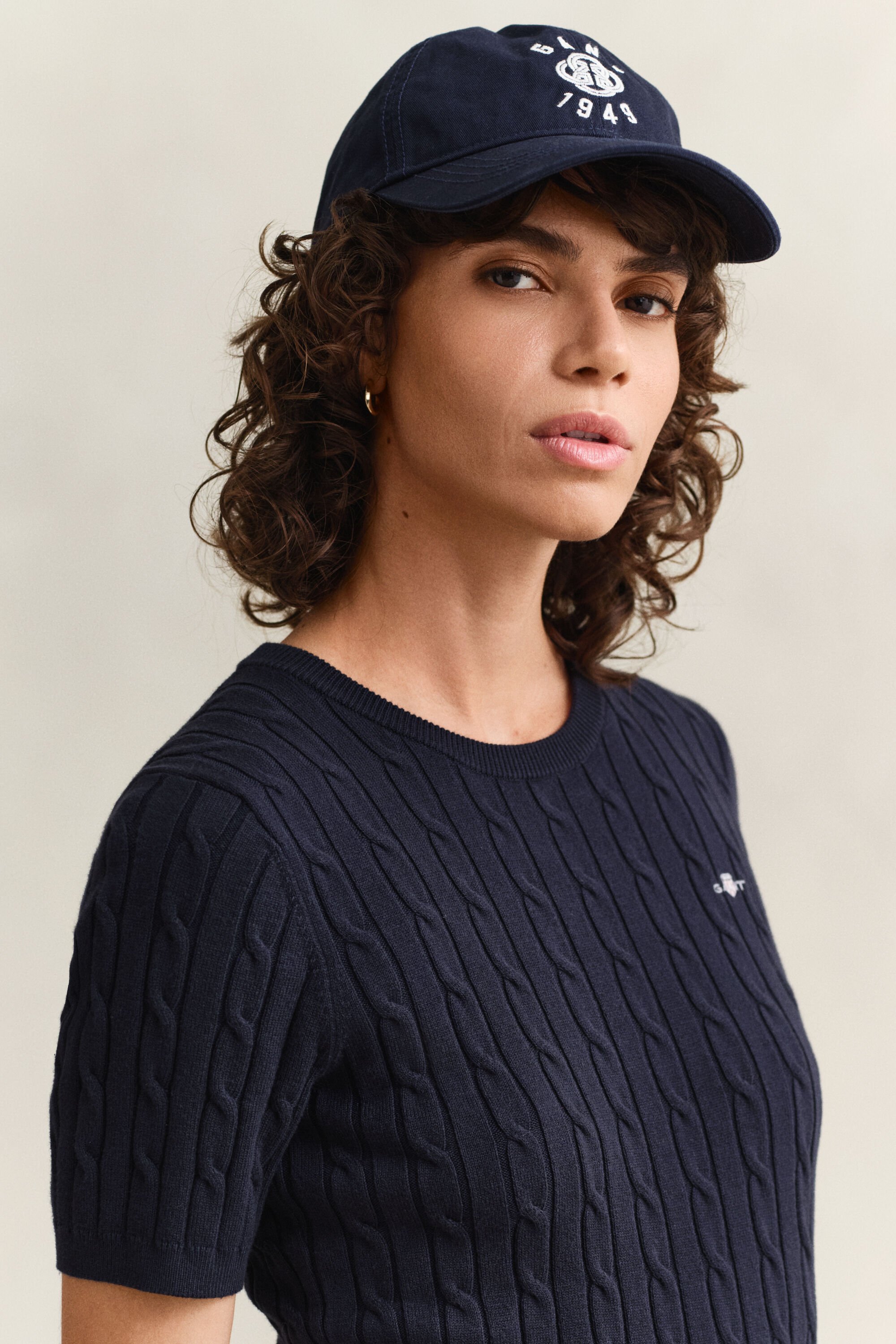 Kabelstrikket sweater med korte ærmer