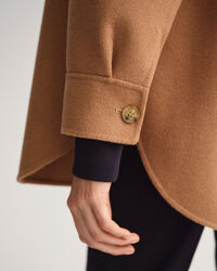 H&aring;ndsyet skjortejakke