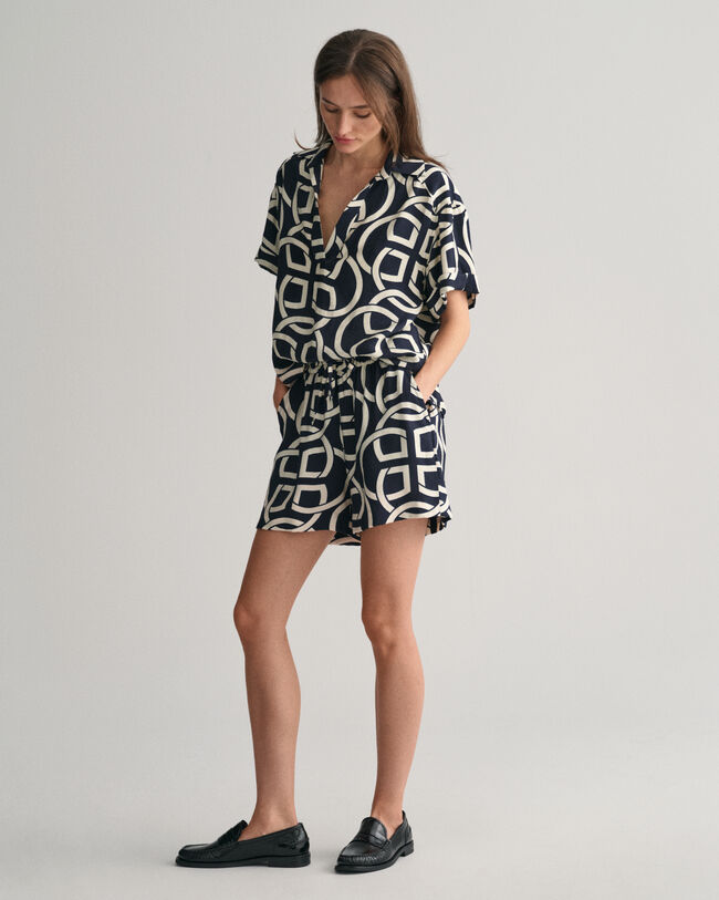 Relaxed fit pull-on shorts med Monogram-tryk