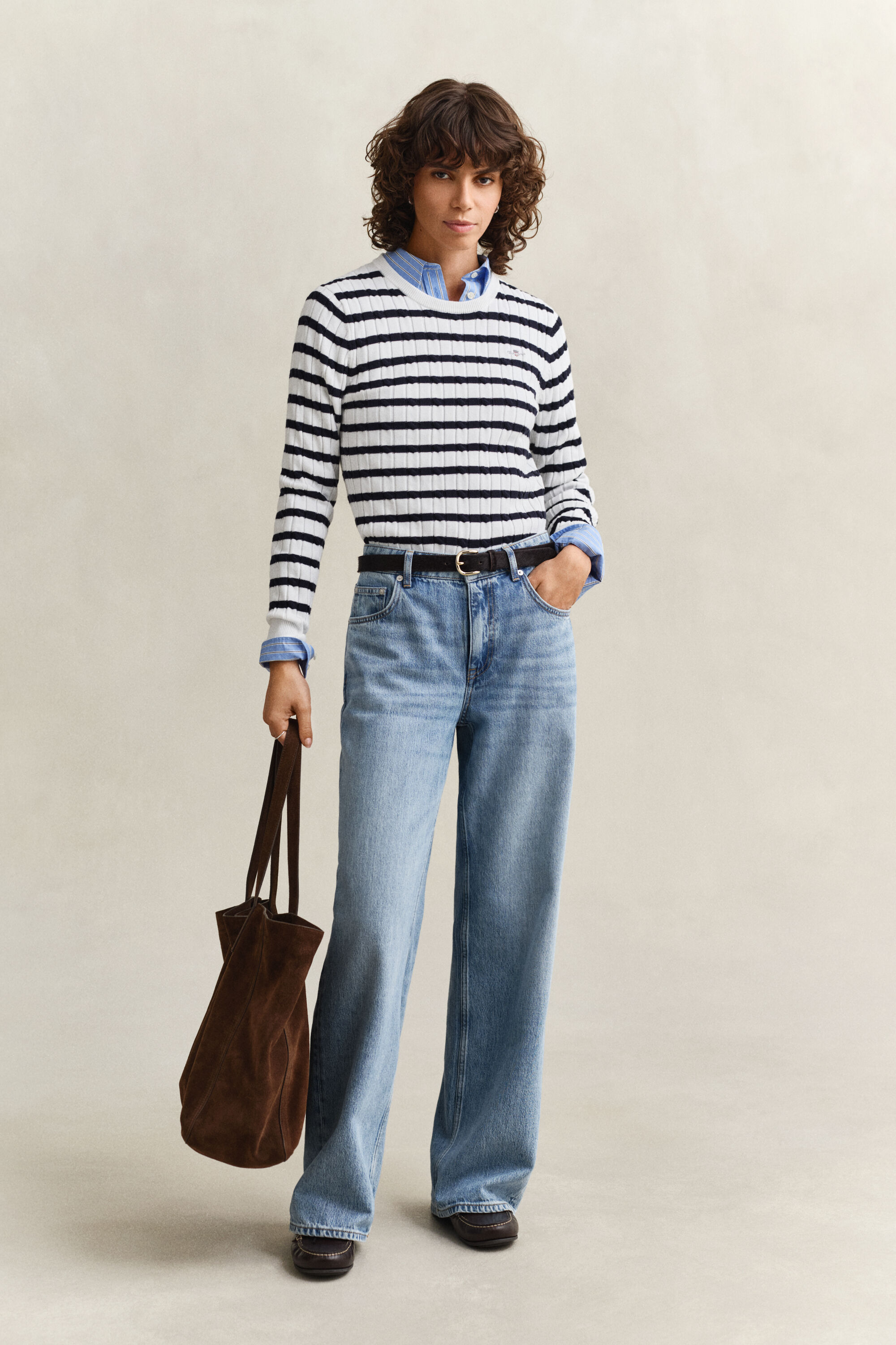 Stribet crewneck sweater med kabelstrik