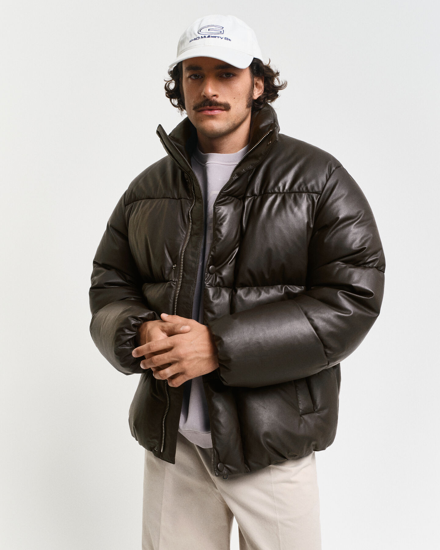 Pufferjakke i læder med gåsedun