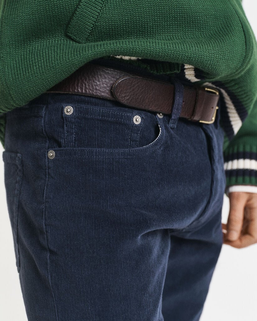 Slim fit jeans af jernbanefløjl