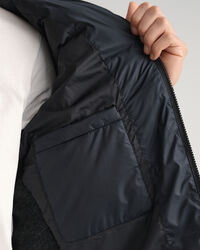 Mixed Media let vatteret jakke