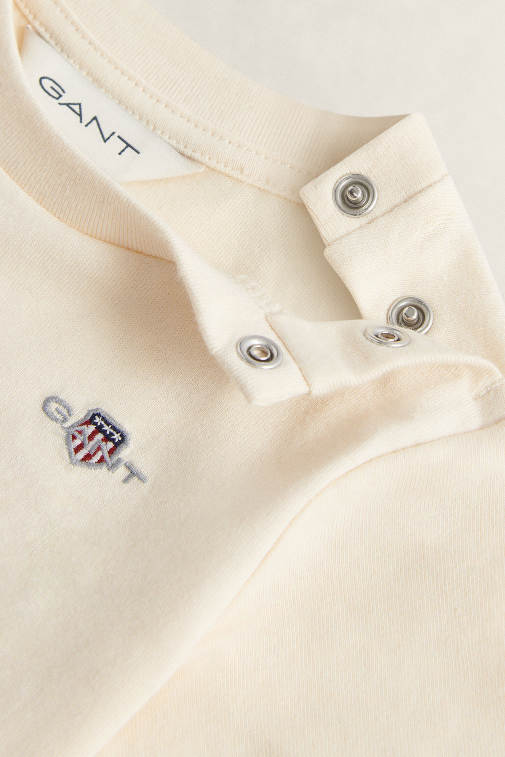 Boys Shield sæt med T-shirt og joggingshorts