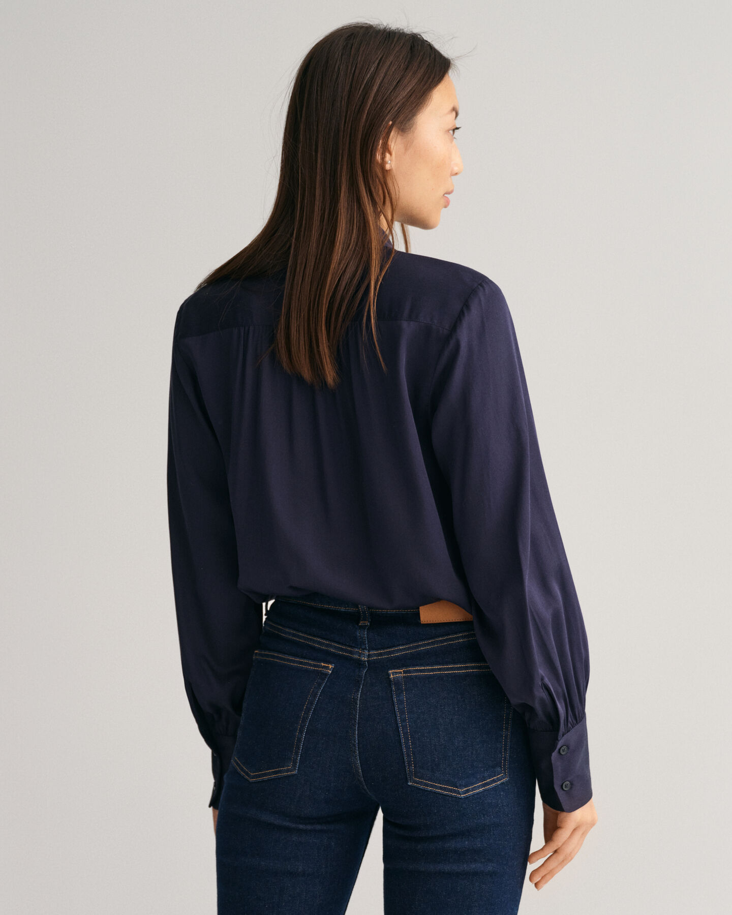 Regular fit satinskjorte