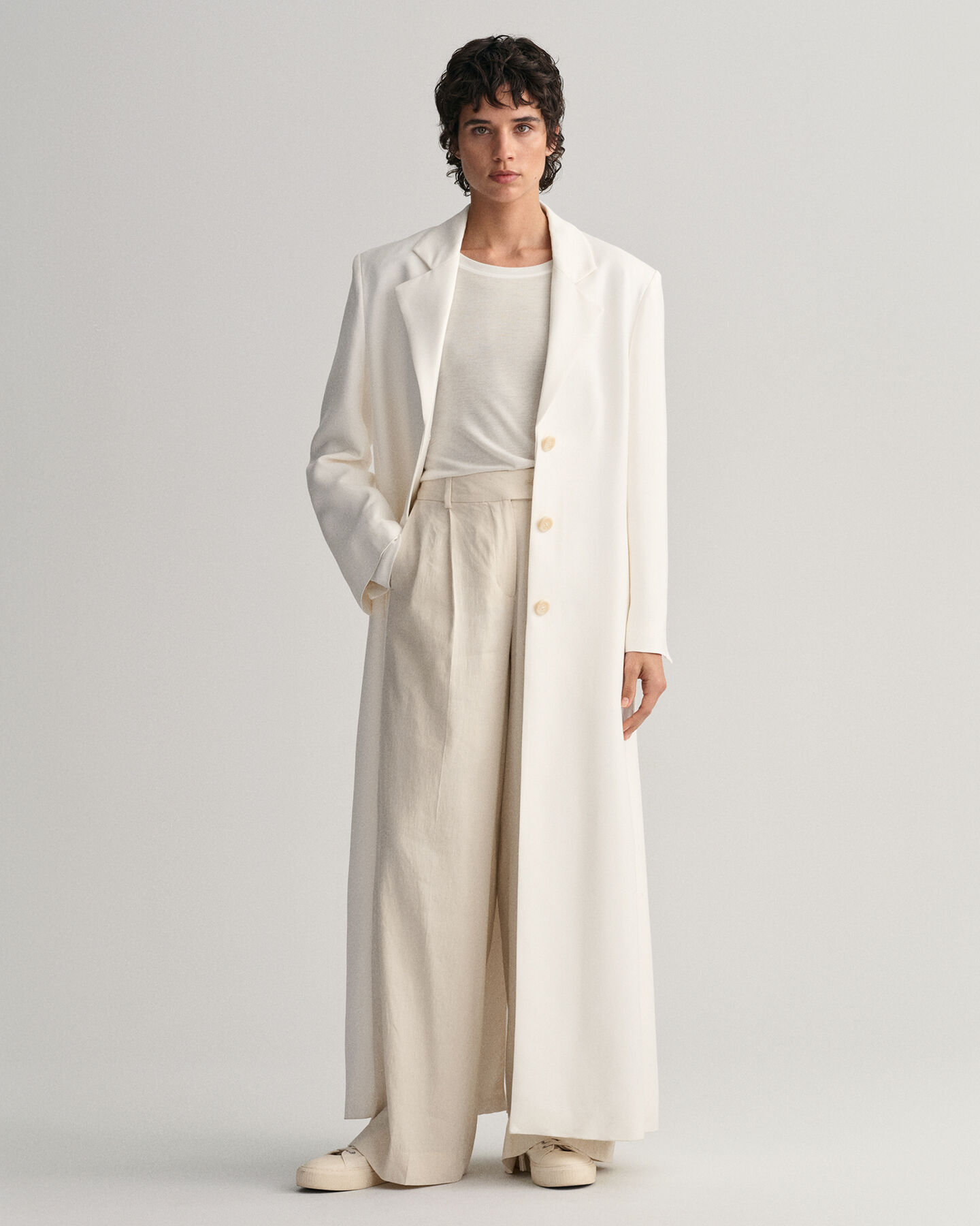 Fluid frakke i fuld længde