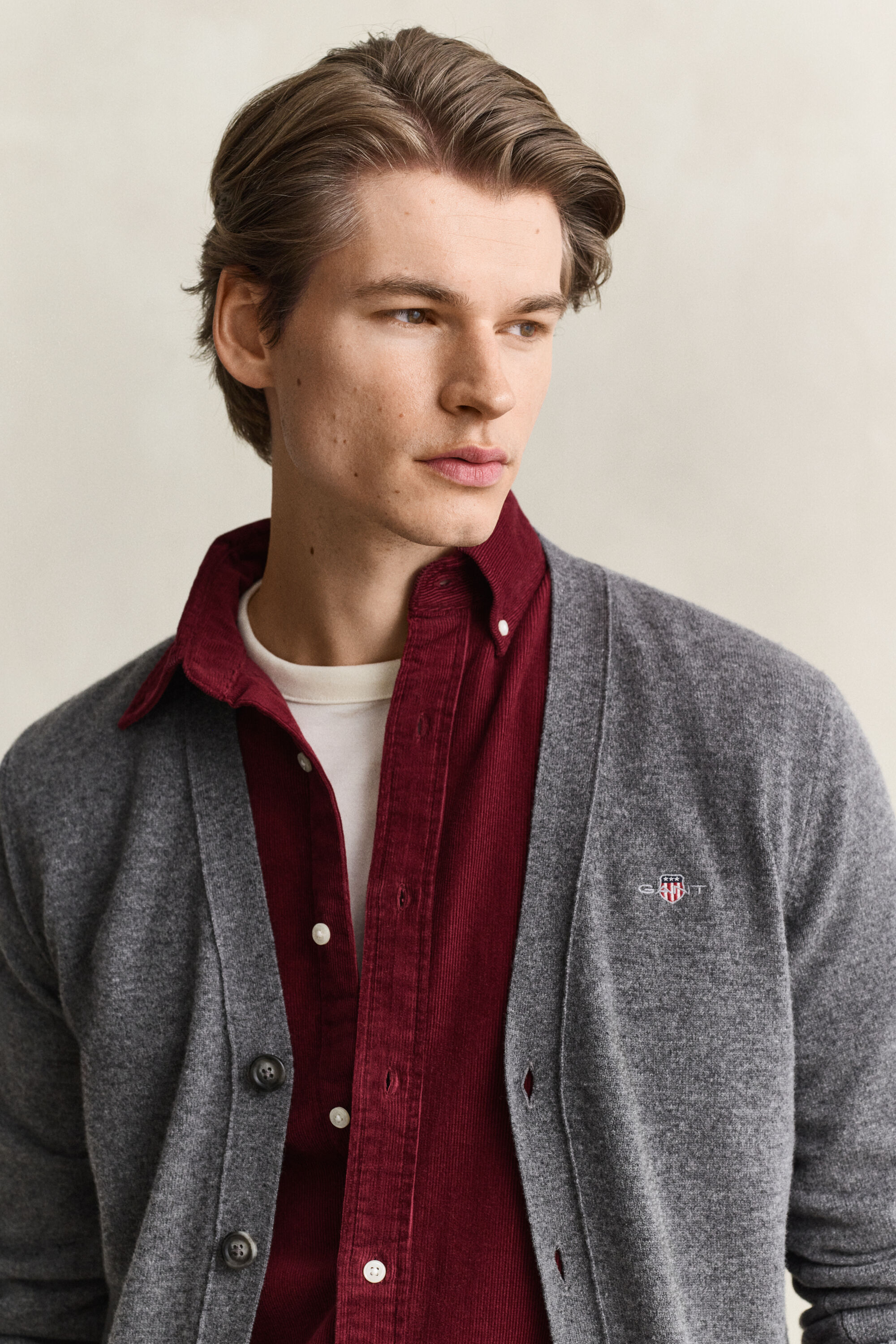 Cardigan i lammeuld med V-hals
