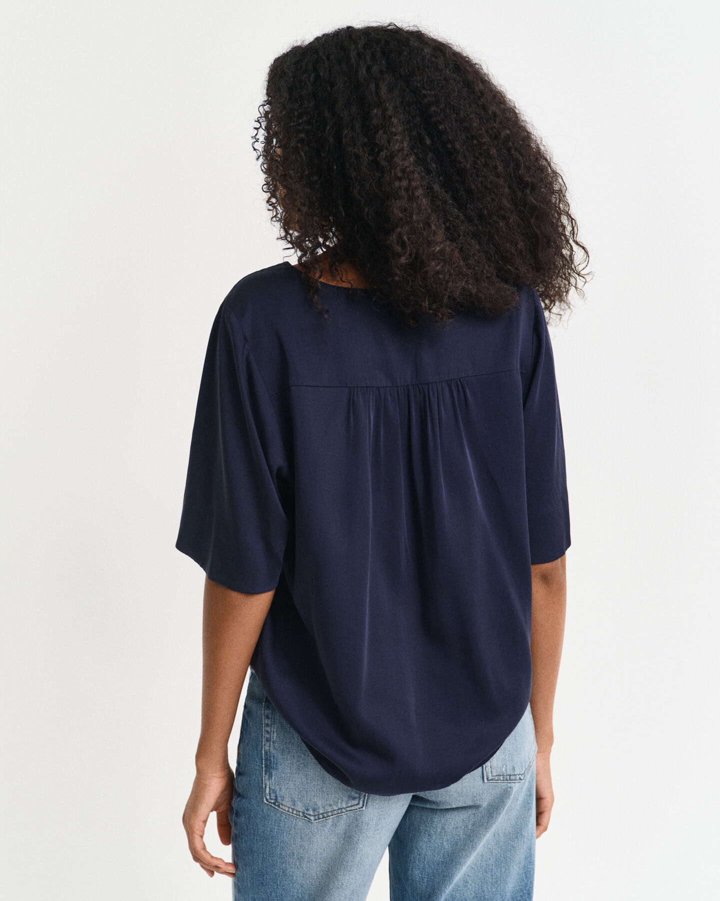 Bluse med korte ærmer