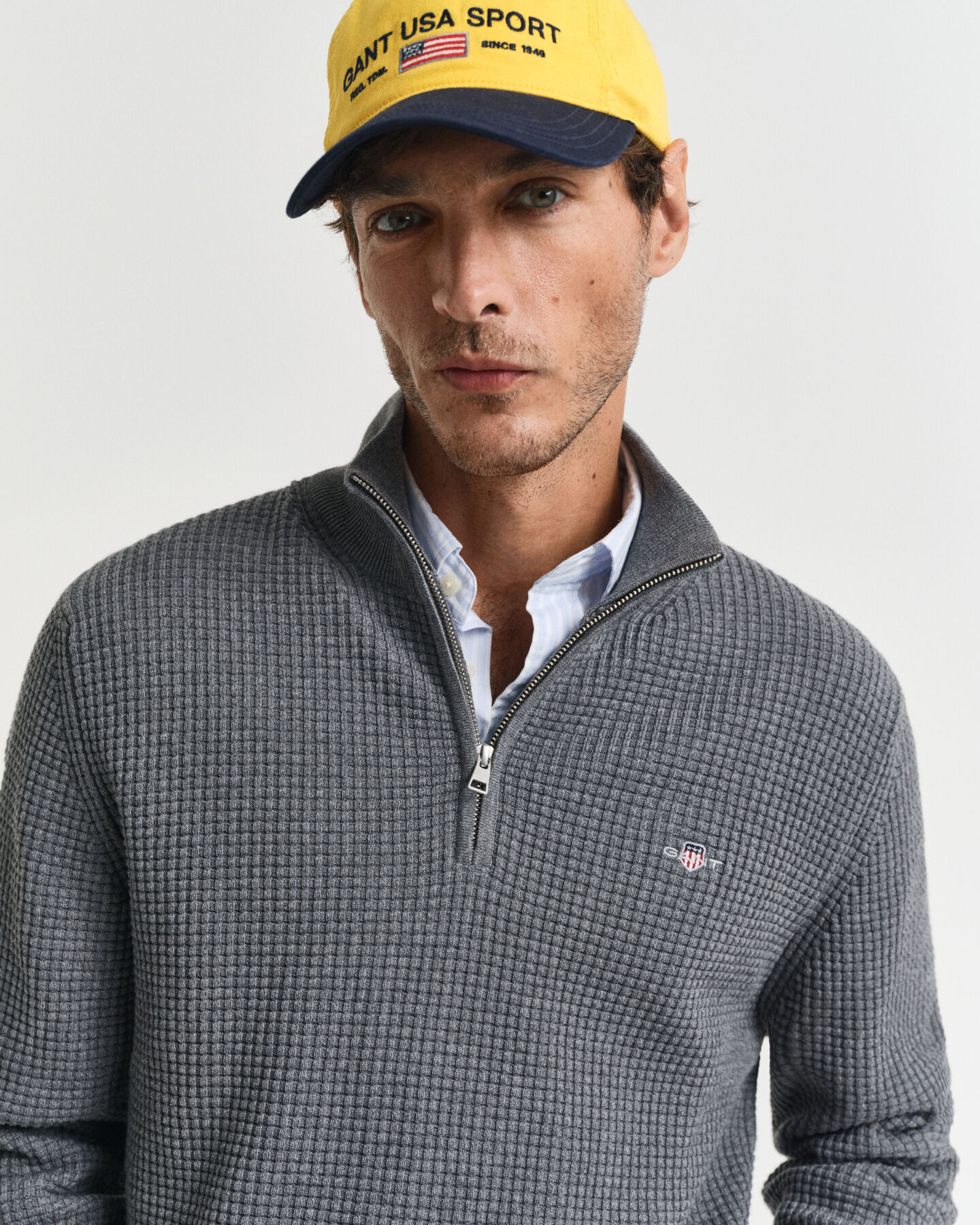 Tekstureret sweater af bomuld med halv lynlås