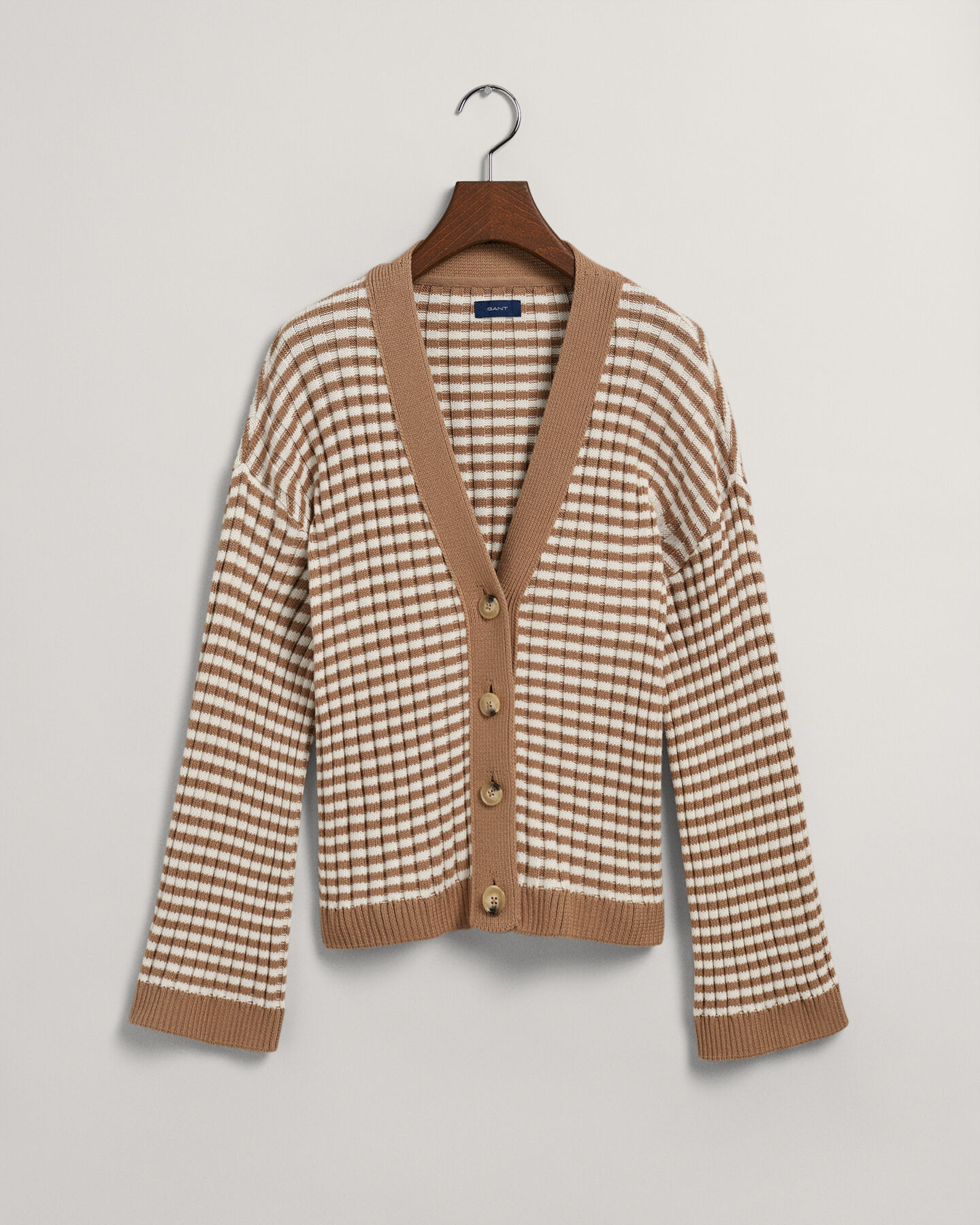 Ribstrikket cardigan i bomuld med striber og V-hals