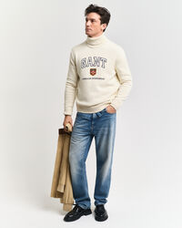 Sweater med GANT-grafik og rullekrave