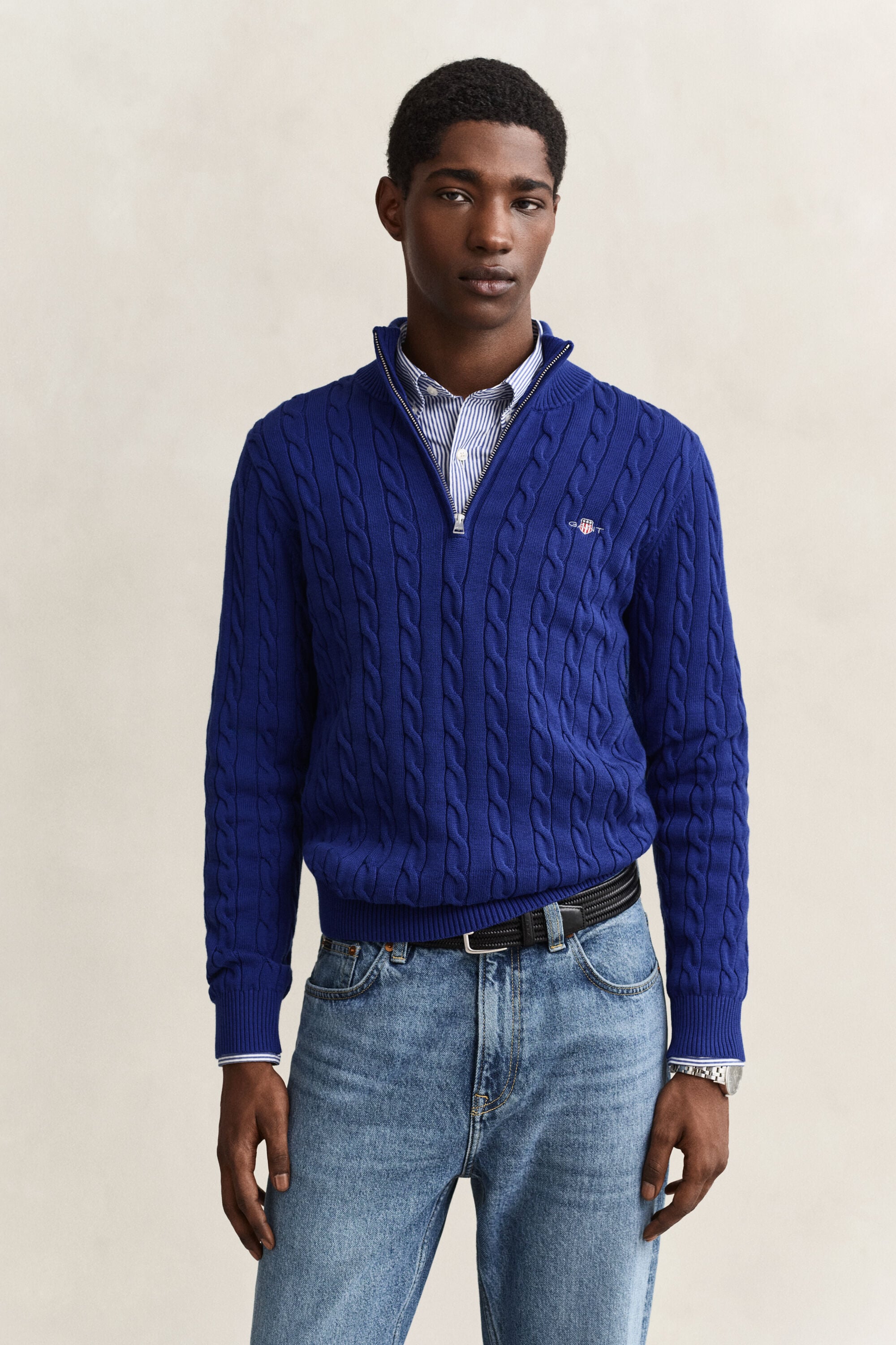 Kabelstrikket sweater af bomuld med halv lynlås