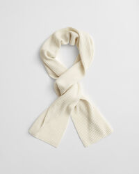 Gavesæt med beanie og halstørklæde med skrift