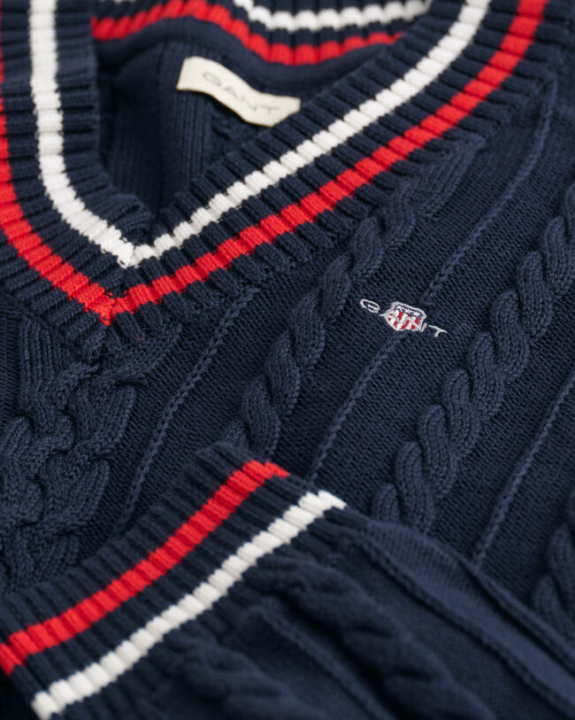 Teens kabelstrikket sweater med V-hals og striber