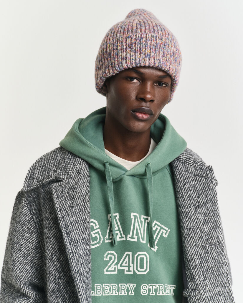 Ribstrikket flerfarvet beanie