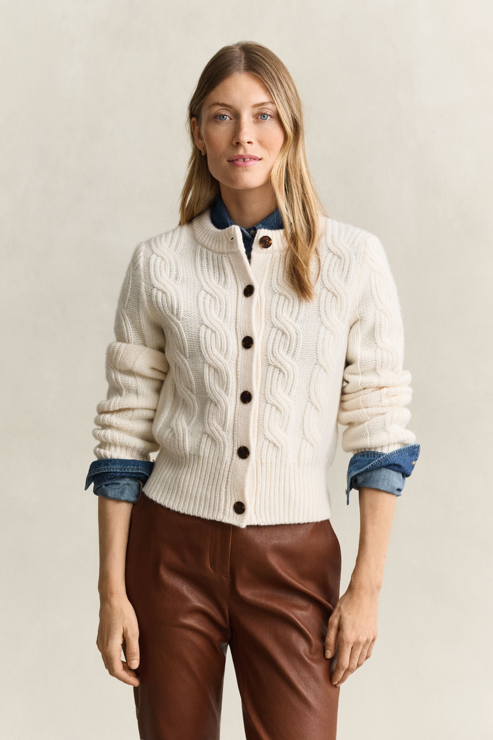 Kabelstrikket cardigan i uldblanding