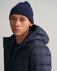 Let dunjakke med hætte