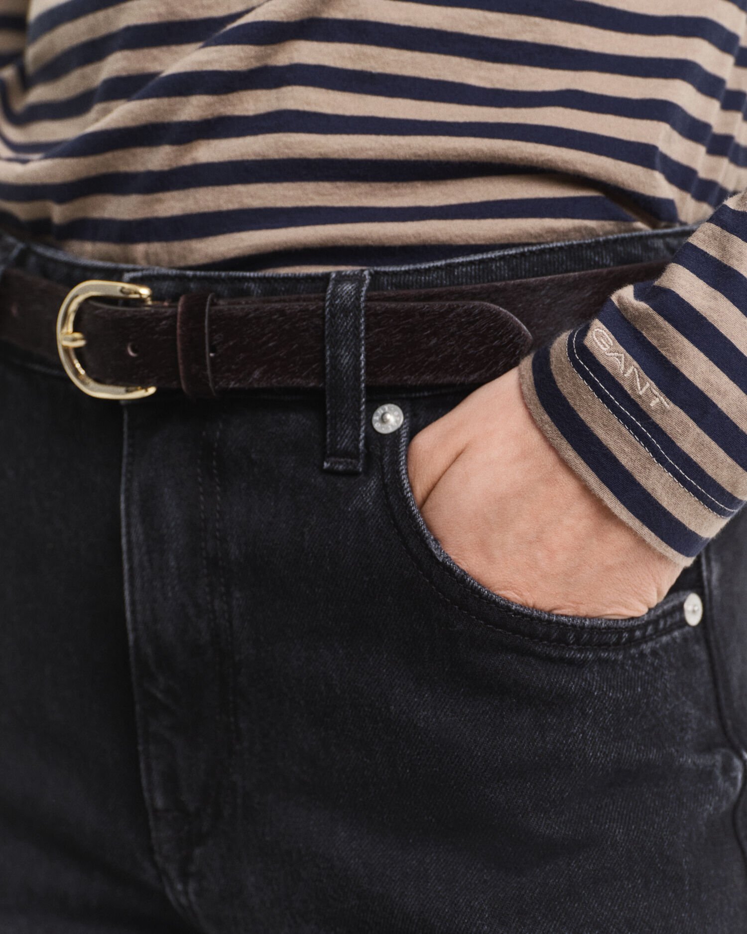 Let stribet top i bomuld med rullekrave