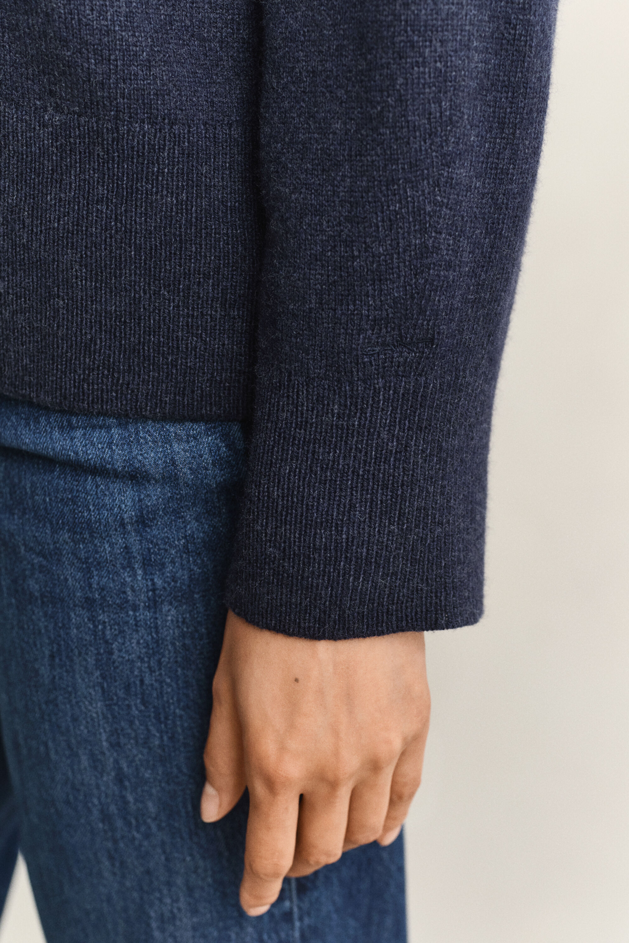 Sweater i uld og kashmir med rullekrave