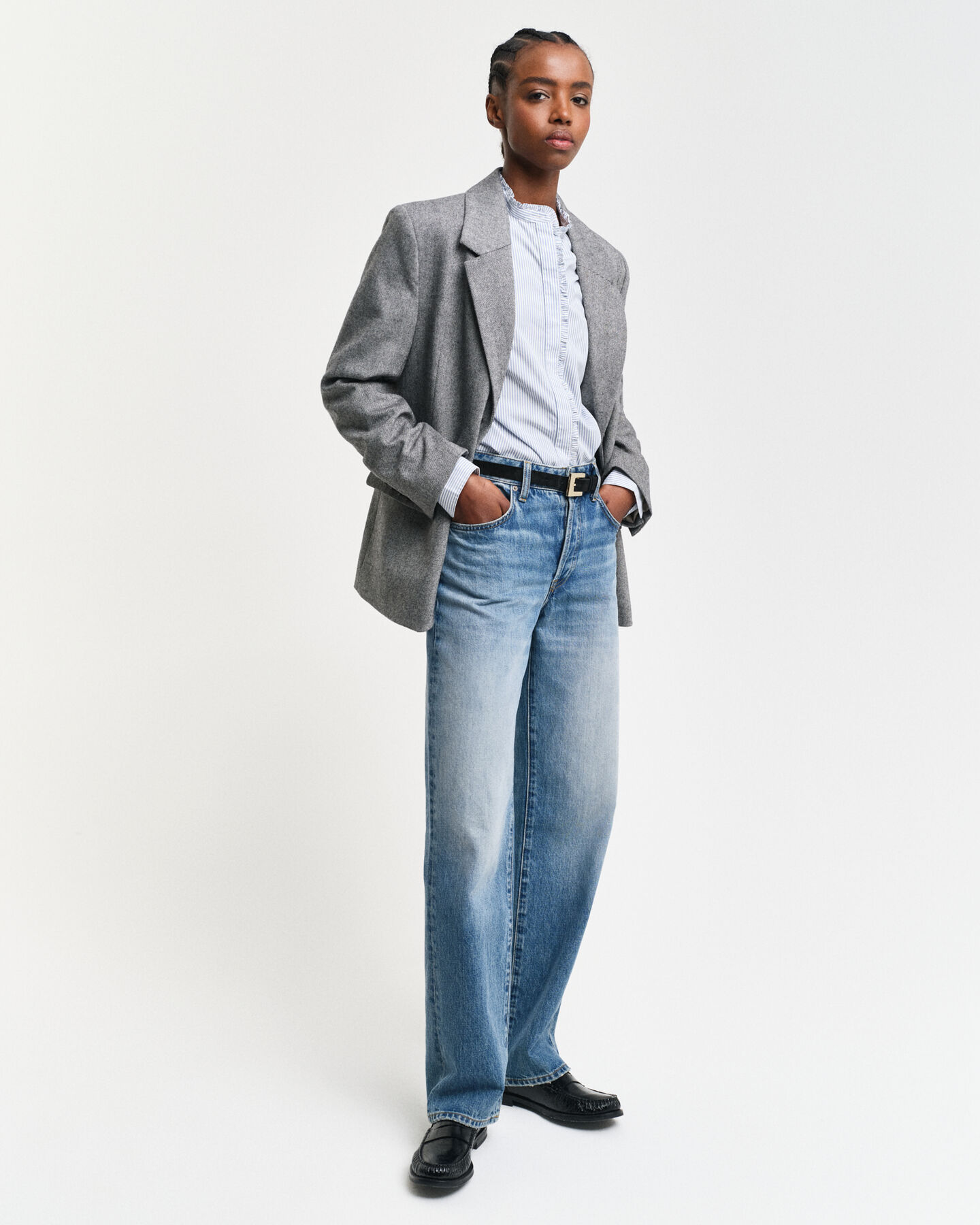 Regular fit skjorte med striber og flæsedetaljer