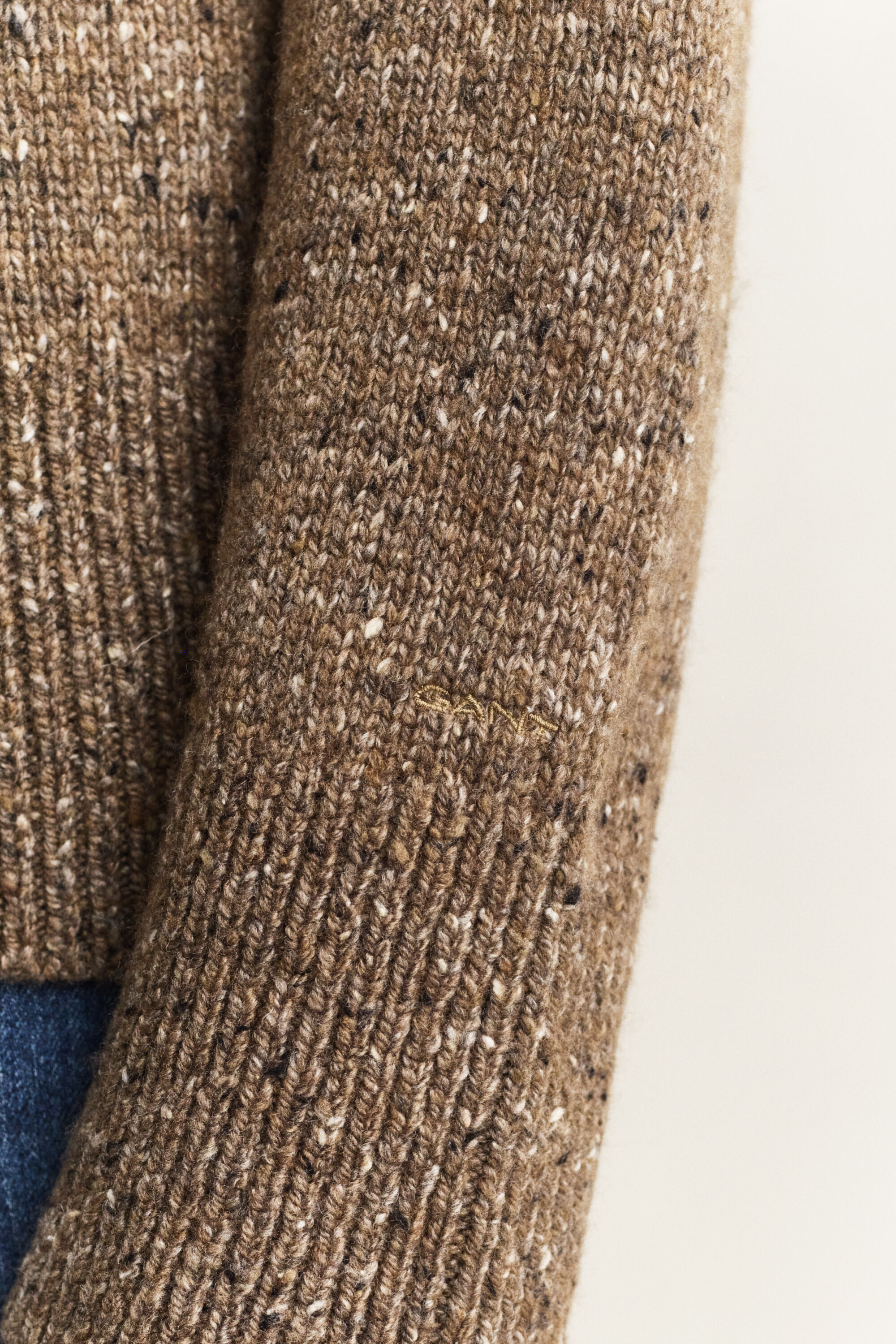 Sweater i uldblanding med nister