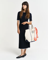 Kortærmet sweater med crewneck og kontrastfarvet ribstrik