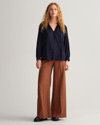 Bluse med stående krave