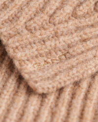 Ribstrikket forstykke