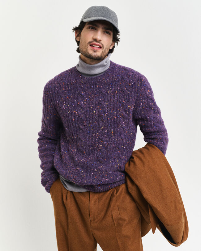 Kabelstrikket sweater i bouclé