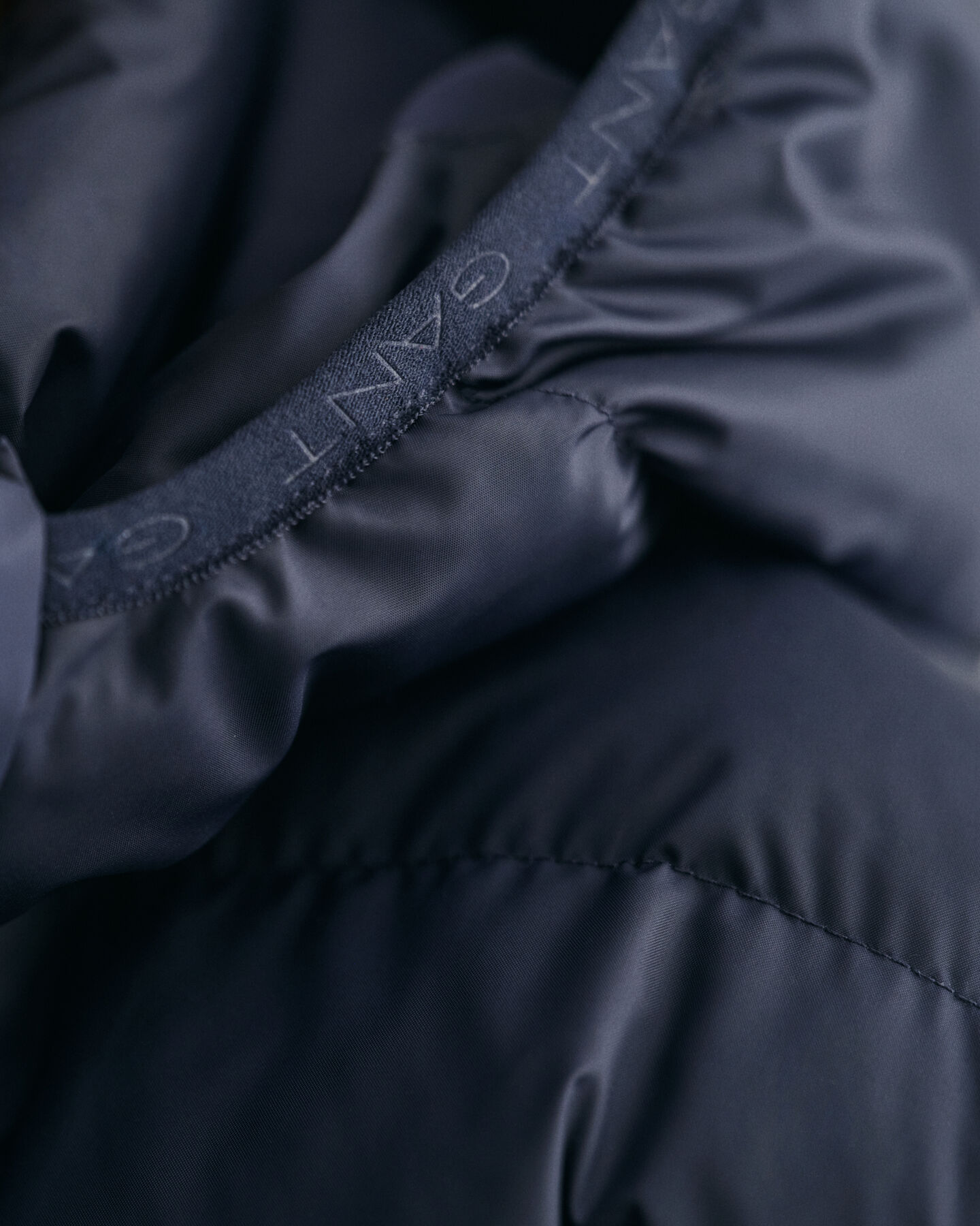 Teens Shield let vatteret jakke