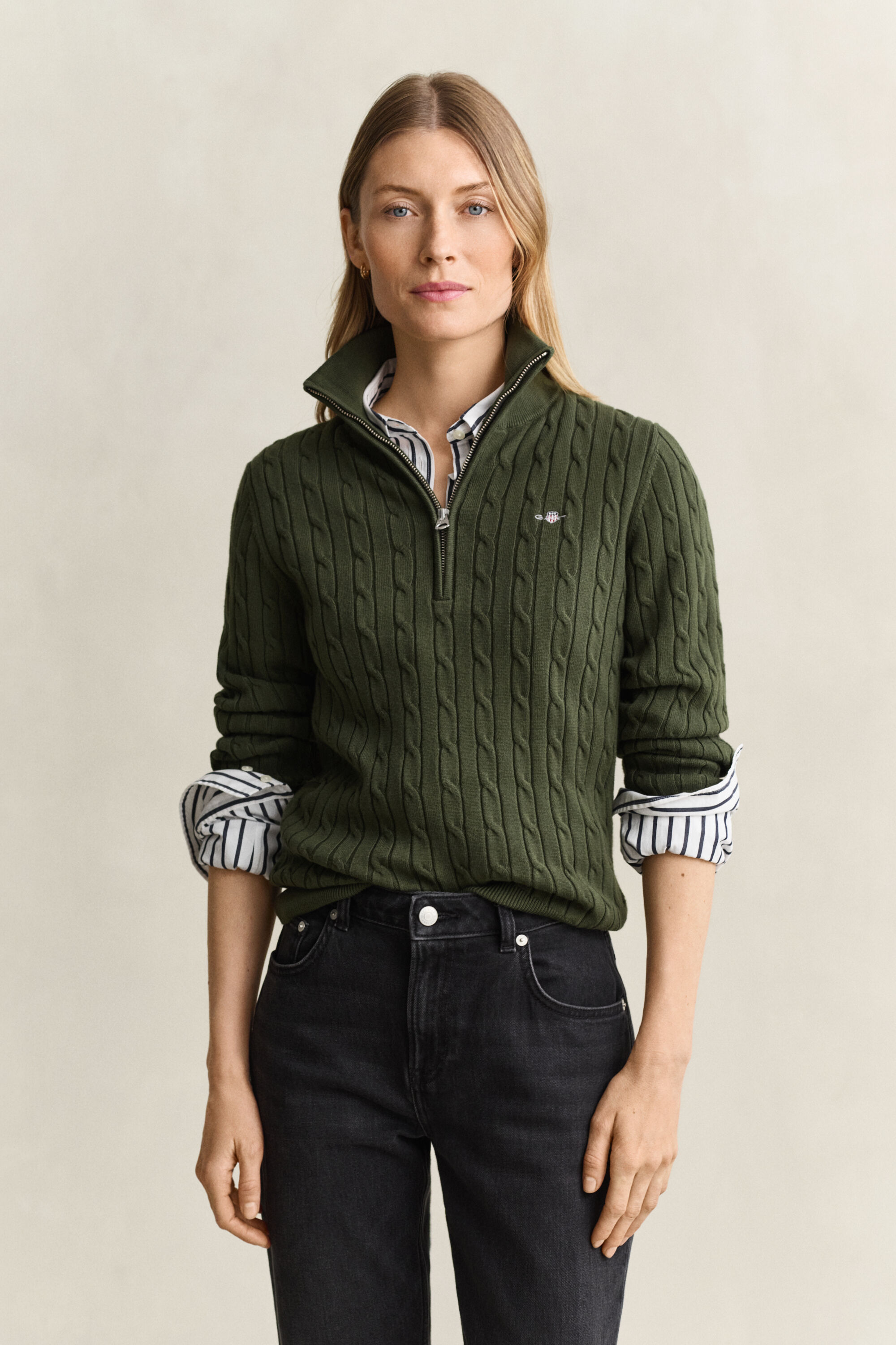 Kabelstrikket sweater med stræk og halv lynlås