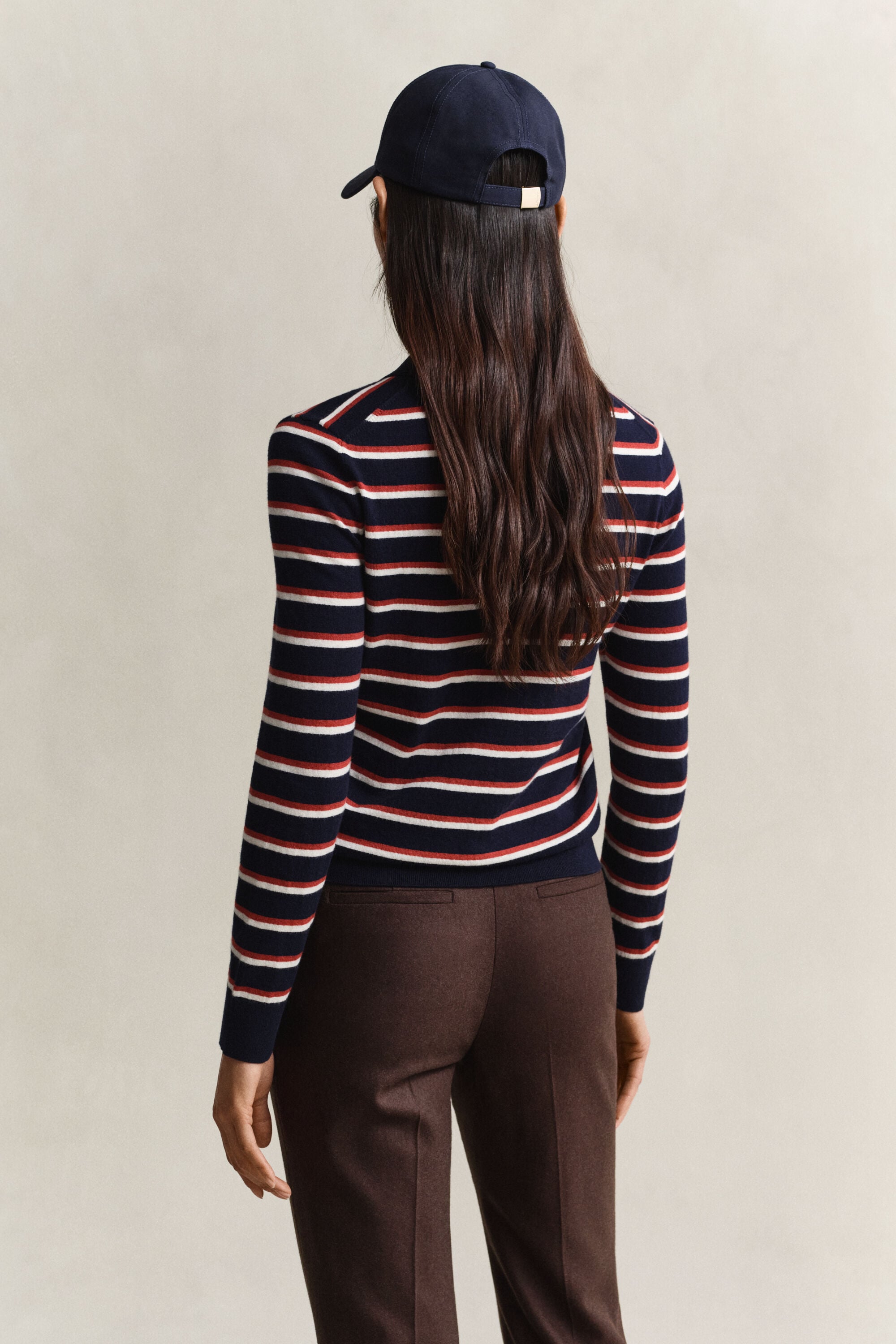 Fin strikket sweater med striber
