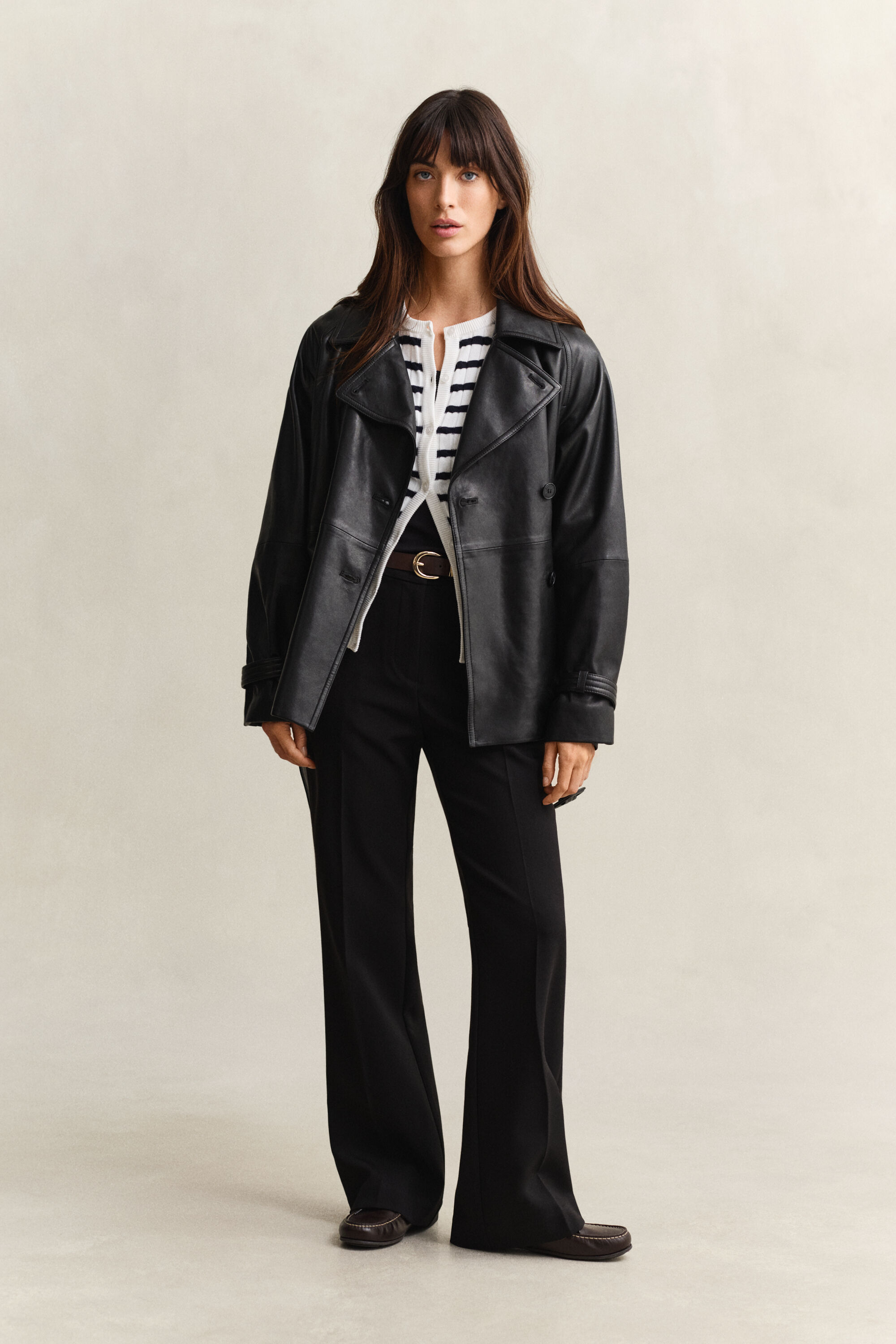 Stribet cardigan med kabelstrik