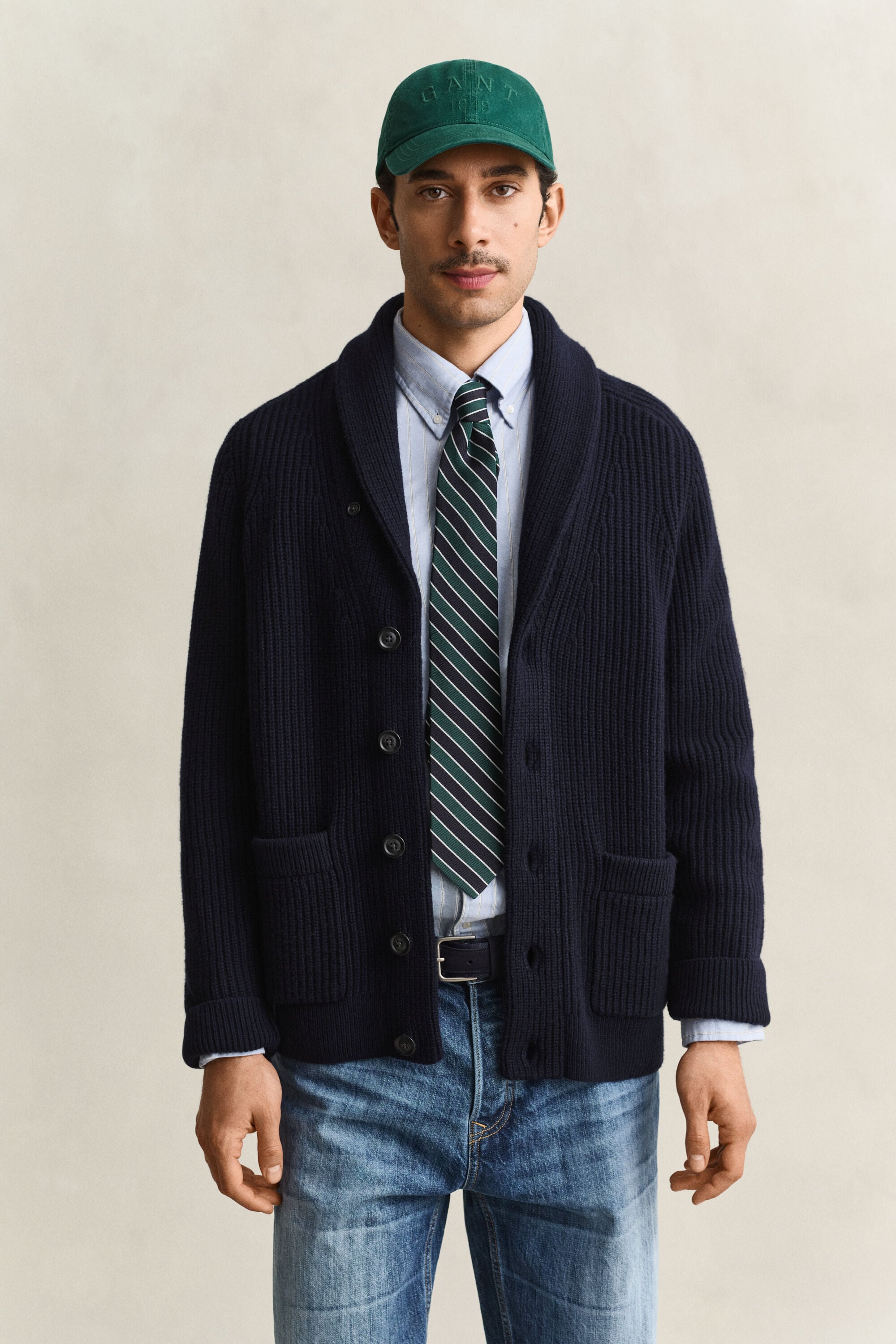 Ribstrikket cardigan i uldblanding