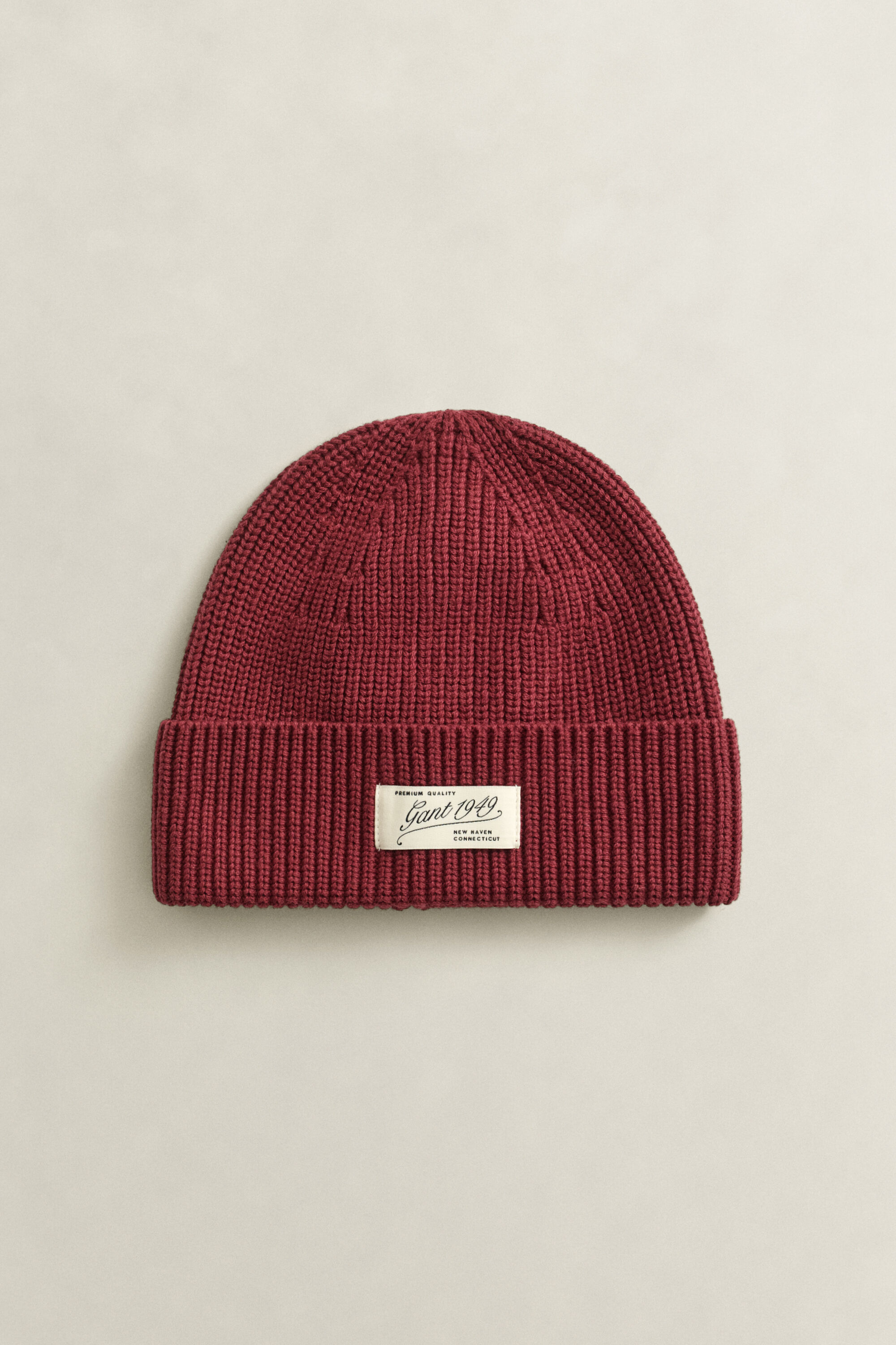 Ribstrikket beanie med logo